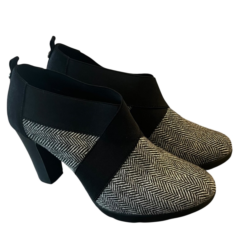 NWOT Anne Klein Sport Xiana bootie Womens 7M Black White Herringbone 3" Heel